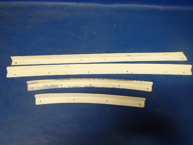 NPN Piper - Retainer Set-Left Center Window